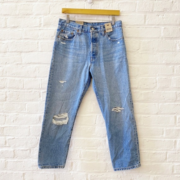 Levi's501 Cropped Jean in Athens Break Distressed Blue 29 NWT